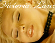 La venezolana Victoria Lanz follando con lencer�a roja