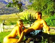 Follada a una rubia muy guapa en la piscina