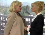 Jill Kelly haciendo el amor en la oficina con otra madura rubia