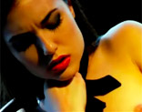 Sasha Grey masturb�ndose en un video de asfixia autoer�tica