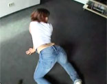 Amateur follada con un pepino espa�ol a cuatro patas