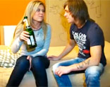 Borracha con champagne follando con un ligue de una noche