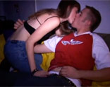 Follando con p�blico en una fiesta universitaria