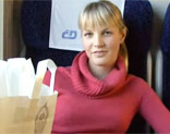 Tremenda follada casera con una rubia de coleta en el tren