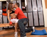 Aprendiendo algo de b�isbol con Evilyn Fierce de catcher